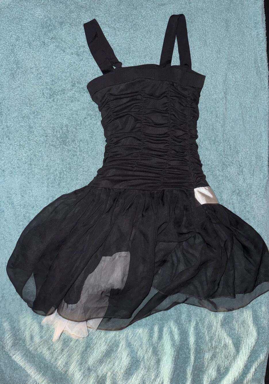 Dresses - Picture 3 of 3